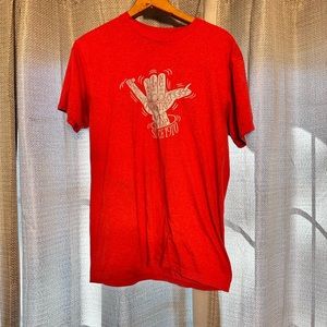 17th Street Surf Shop Short Sleeve Red Graphic T-shirt Medium